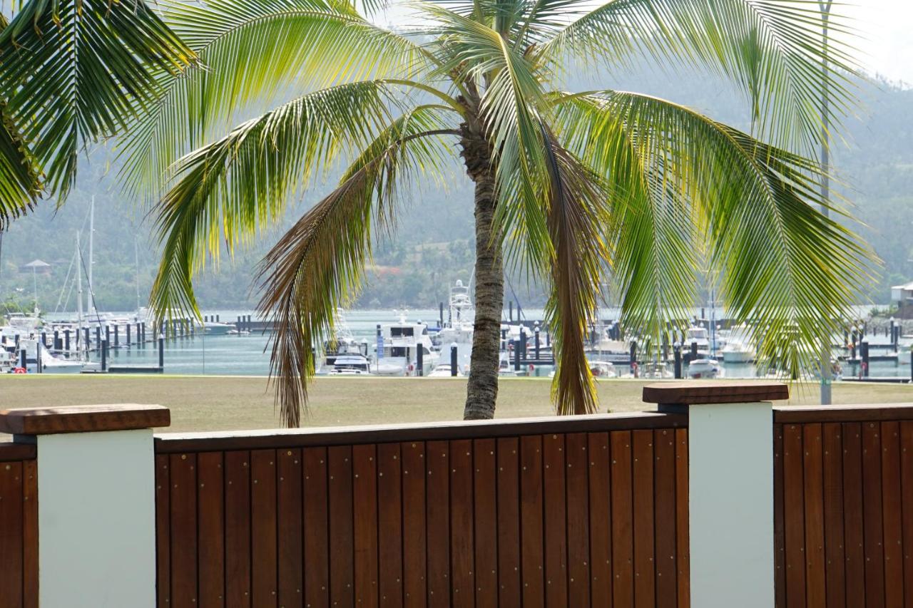 Airlie Seaview Apartments Airlie Beach Extérieur photo