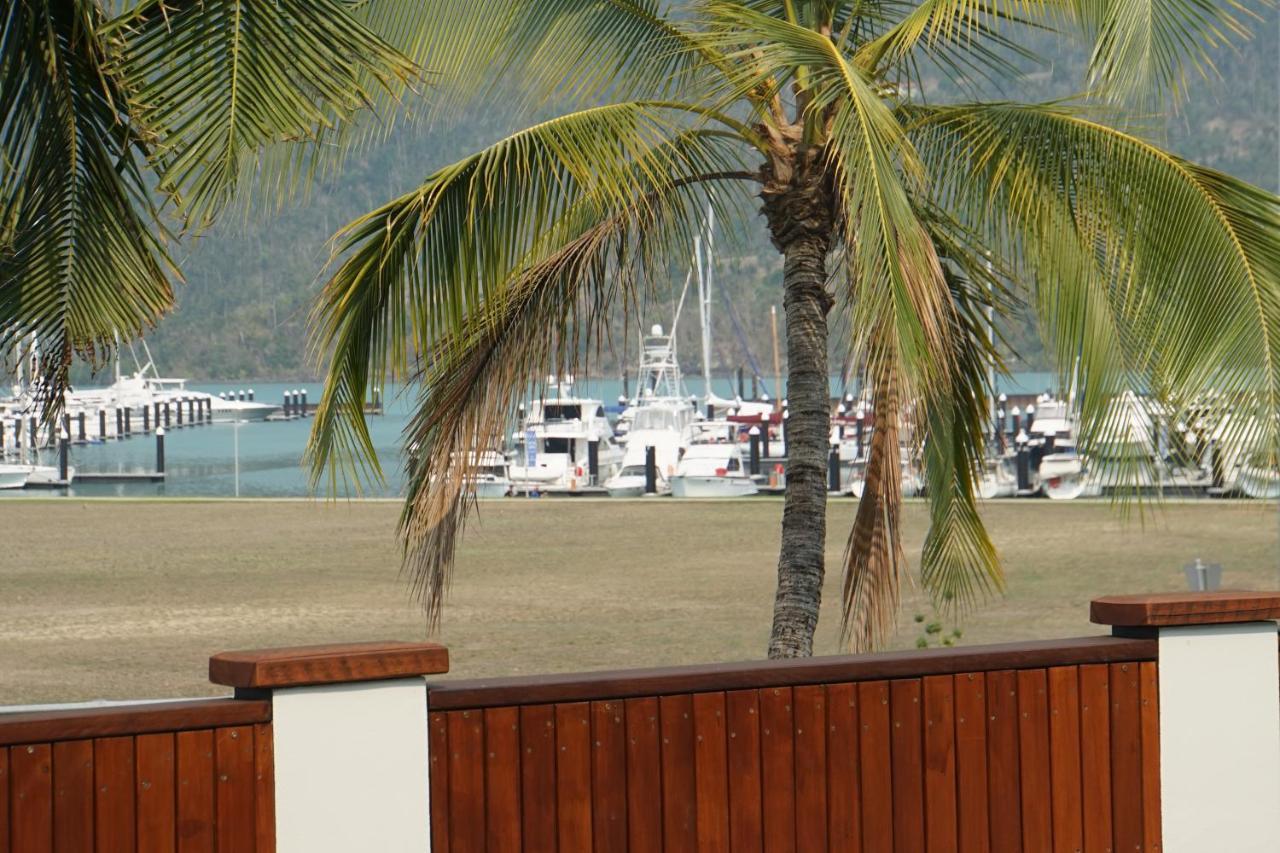 Airlie Seaview Apartments Airlie Beach Extérieur photo