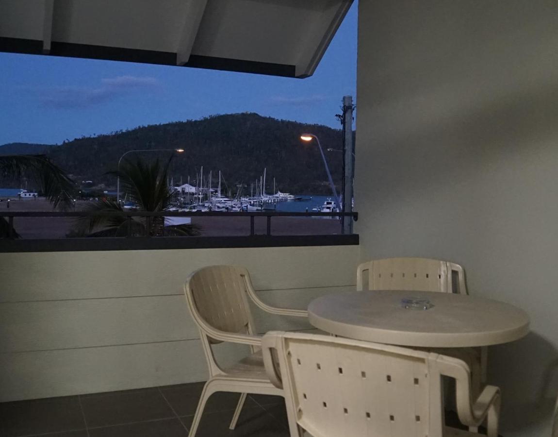 Airlie Seaview Apartments Airlie Beach Extérieur photo