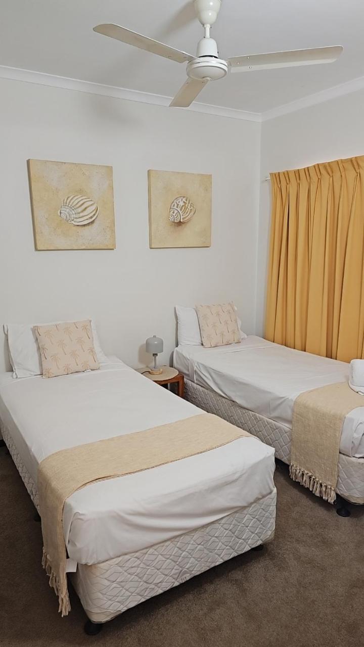 Airlie Seaview Apartments Airlie Beach Extérieur photo