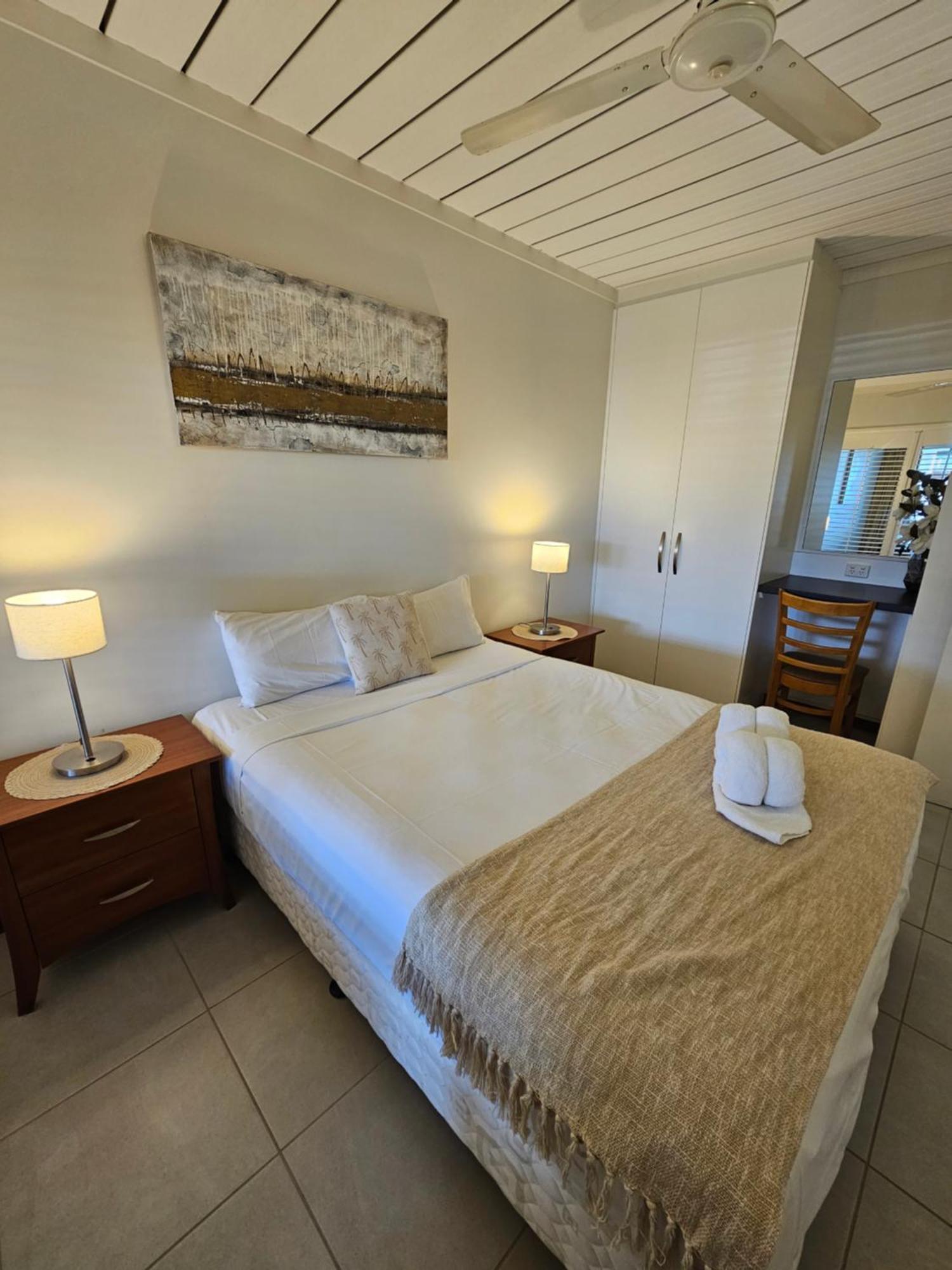 Airlie Seaview Apartments Airlie Beach Extérieur photo