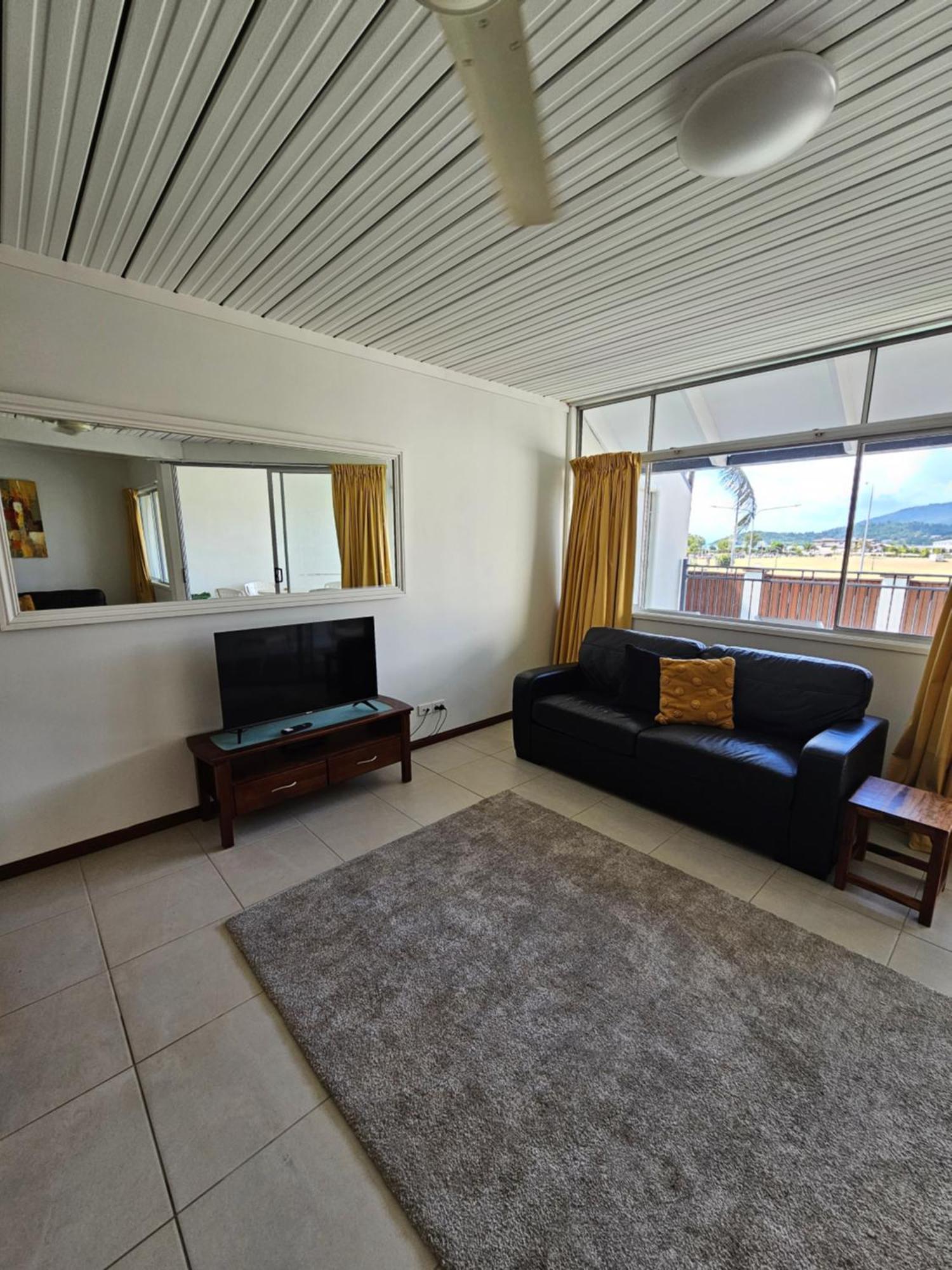 Airlie Seaview Apartments Airlie Beach Extérieur photo