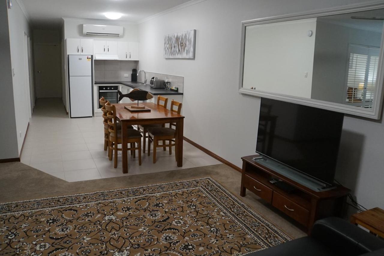 Airlie Seaview Apartments Airlie Beach Extérieur photo