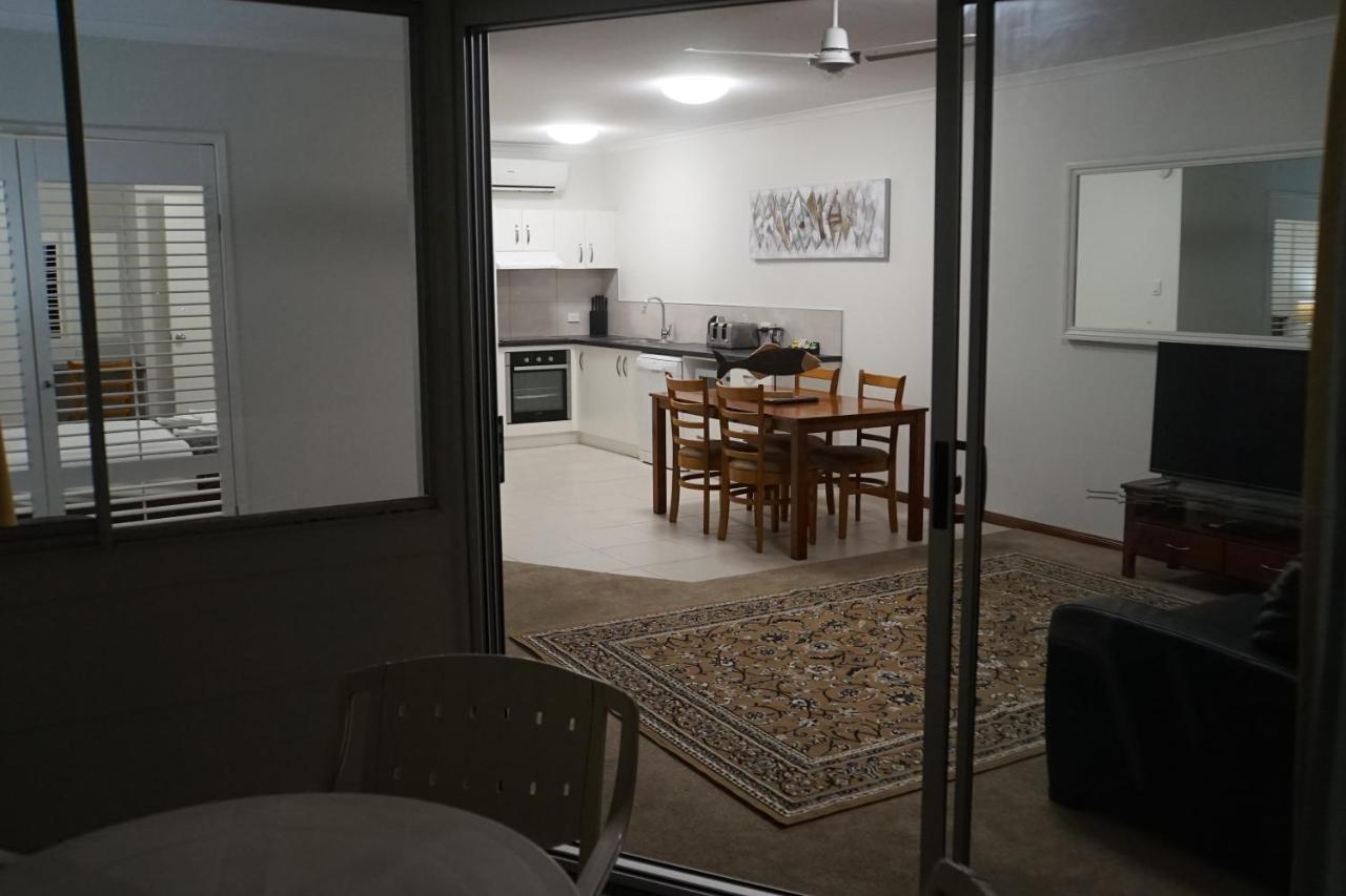 Airlie Seaview Apartments Airlie Beach Extérieur photo